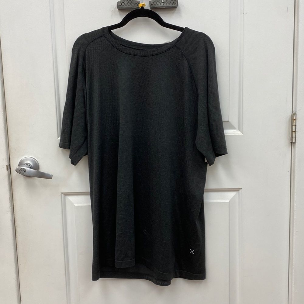 Lulu lemon mens shirt